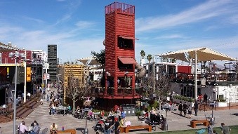 Smith Surgery-Must visit places in las vegas, mermaids at the silverton hotel and casino